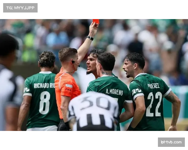 VAR长时间回放引争议，比赛中断频发