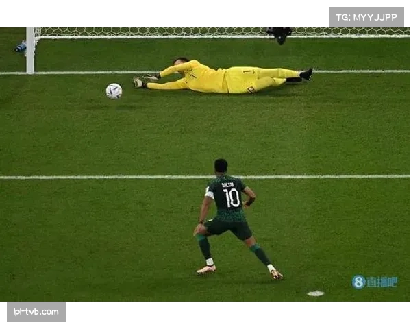 实时:乌迪内斯门将扑出关键点球,力保球门不失 实时:乌迪内斯门将扑出关键点球,力保球门不失